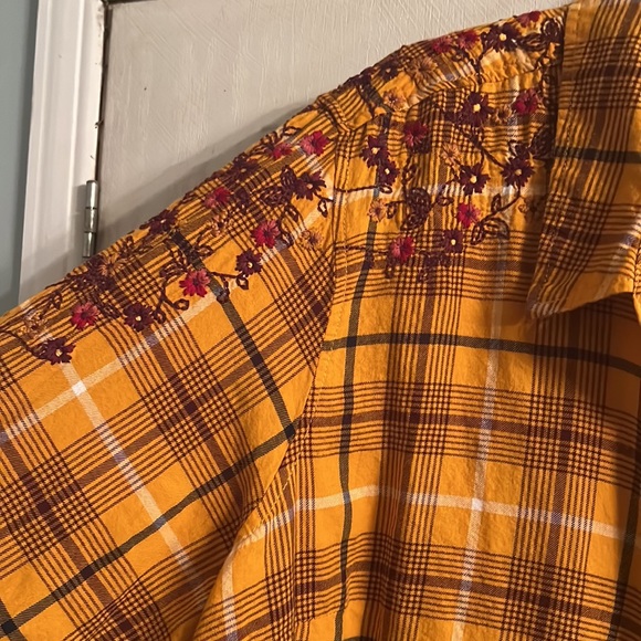 Terra & Sky 3X 24-26 orange multi colored button down top - Picture 4 of 4